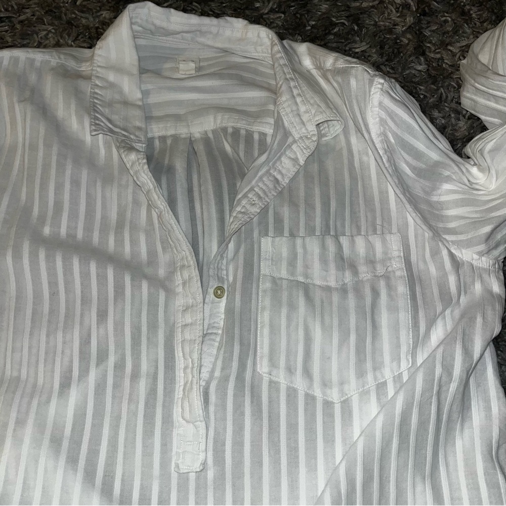 Gap Linen Button Up Size Medium - image 4